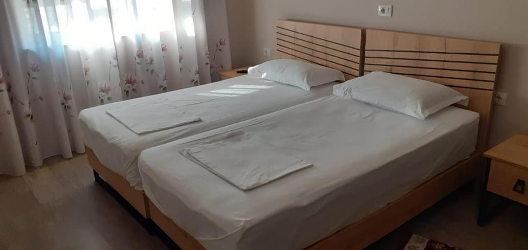 Hotel Permeti Bagian luar foto
